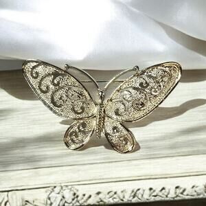 Butterfly Filigree Brooch Gold Tone Ornate Openwork – Romantic Delicate